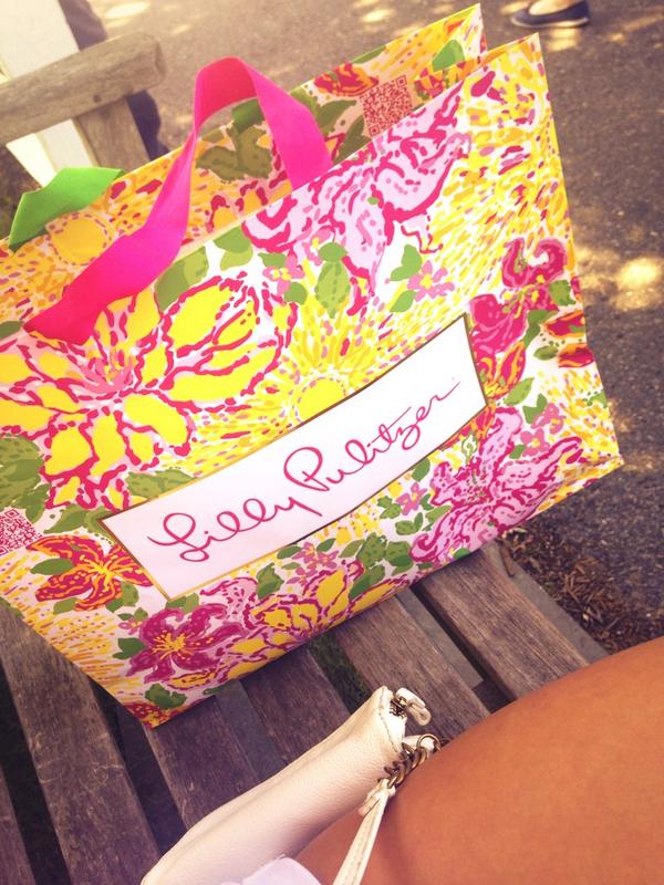 EastCoastPrepp's tweet photo. A little Main Street shopping in Chatham http://t.co/2NwHoMvLvl