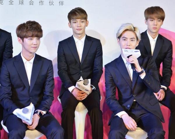 EXOGlobal's tweet photo. [UPDATE] EXO for Samsung Nanjing 2014 YOG Campaign Launch #1 http://t.co/10eiG3XQwE