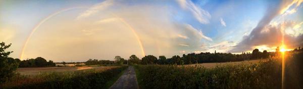 ukpackshot's tweet image. Gotta love a #rainbow #beautiful day in #Birmingham.  #photography #farming #Countryside #EnglishSummer