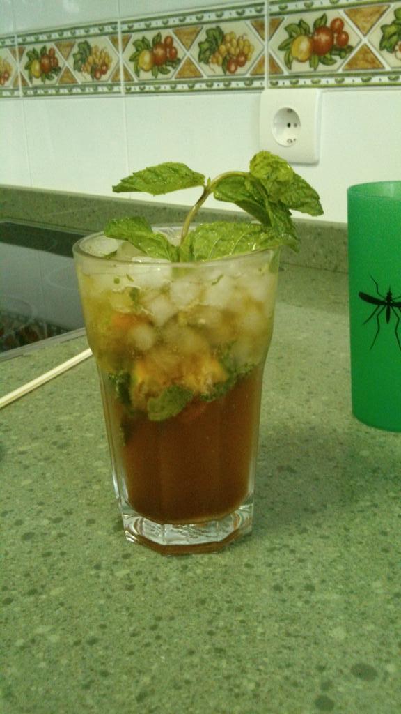 Victoria88d's tweet photo. Mojito casero by @Antonio4rabadan!! Mmmmm bueniiisimoo! http://t.co/CqPBhDozmU