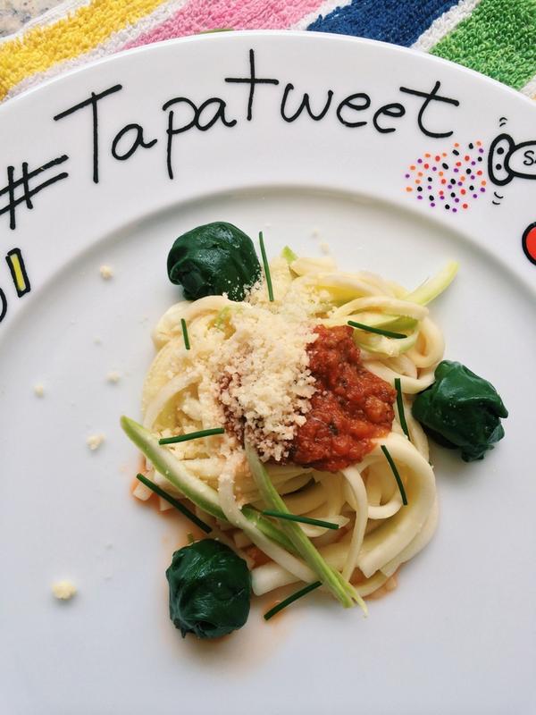 Tallarín vegetal con boloñesa, espinaca y queso parmesano.  #Tapatweet #comesano