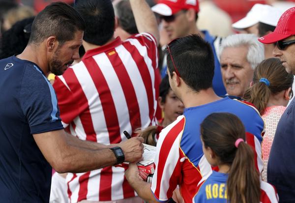 Simeone's tweet photo. Siempre agradecidos, ustedes nunca fallan. http://t.co/aeDjJwese3