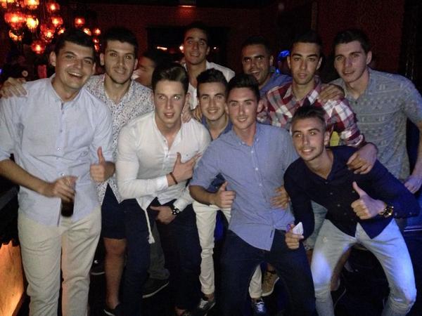 angelmn11's tweet photo. Que bien nos lo estamos pasando! Esta noche mas y mejor..Mojacar 2014!!! http://t.co/HUzxh4lkx0