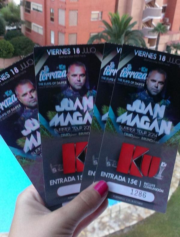 leiretxuA's tweet photo. "@aitzi_es: Y esta noche fiestón, que esto se acaba pronto... #JuanMagan #Benidorm http://t.co/ulcExXwyXN"lo vamos a pasar genial!!!!