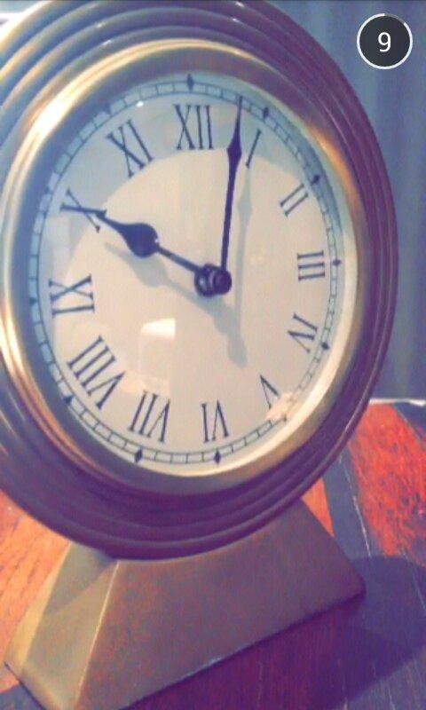 AzreenM_'s tweet image. Whaaa? All I get to see is a clock? 😩 @RixtonOfficial