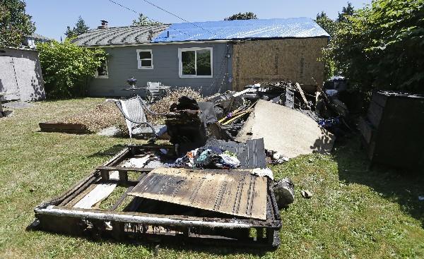 SCastro_pl's tweet photo. LEER PARA CREER | Un hombre en Seattle incendió su casa cuando trató de matar a una araña http://t.co/3pHXfndRxe | http://t.co/QLWjD4frLH