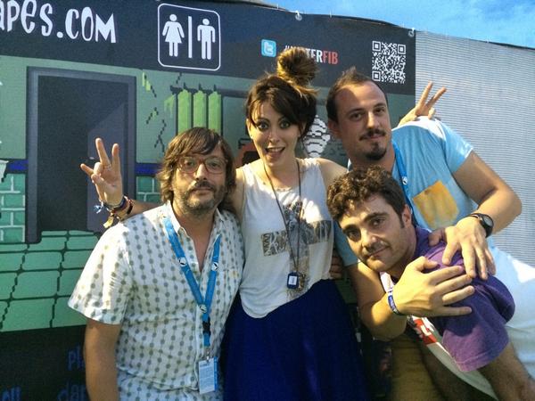 TheWaterTapes's tweet photo. @MusicksLCC #waterfib photocall now! I love u @Zarnei http://t.co/aPphTTDF8X