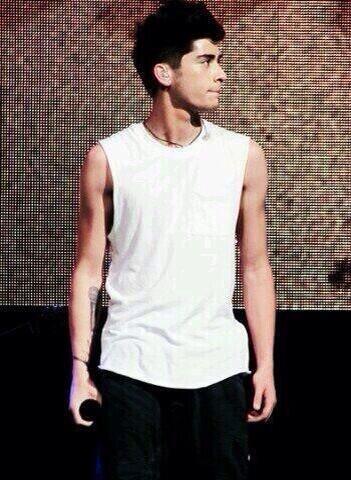 deleted (@sexyvcmpire) on Twitter photo 