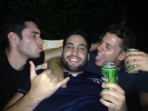 danijuan_js's tweet photo. "@top_david8: Me siento violado!! @DanielGarciaa9 @Anthonycaja http://t.co/fOTYKtlXSi" muerdealmohadas! Jajajajaja