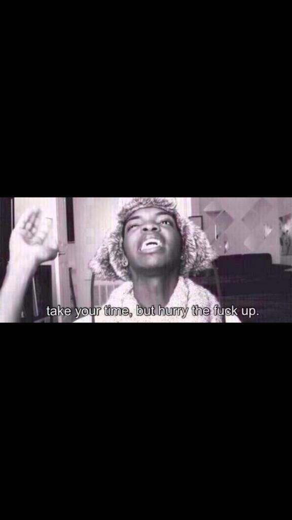 acaciacutieRPGY's tweet photo. waiting for the 5sos album in america like http://t.co/gUOSo9Z3vB