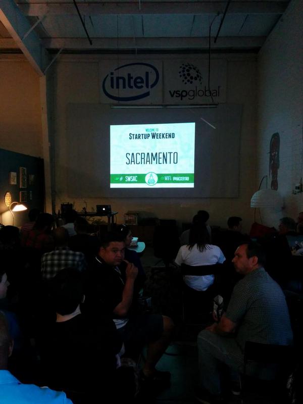 About to kick off #swsac! Crowds looking hyped... Ready for some kick@ss pitches!