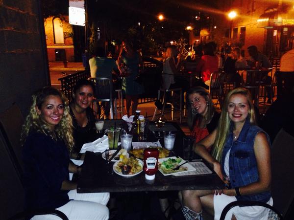 sinemergencata's tweet photo. Girls night out 😘 with Alena , Monica , Tatiana (@ The Fireplace Inn) https://t.co/5WSdvkhJi9 http://t.co/ltxdEZjkIU