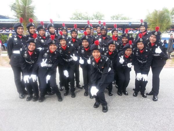 AtikahSteady's tweet photo. Tamat p,barisan Pdrm . . http://t.co/YU71h3kIgp