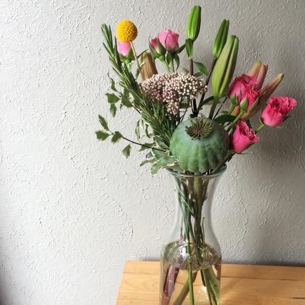 dleighjustice's tweet photo. Weekend, I welcome you with beautiful flowers. Thank you, @jordi2108 @floralpursuit http://t.co/LVZSJnk7tH