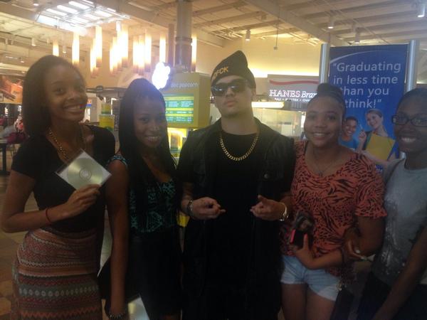 frostyflavor's tweet image. Well that just happened...