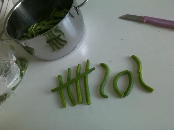 Laurine070's tweet photo. Made this when I had to peel the Bo ons. Love you! @5SOS @Calum5SOS @Ashton5SOS @Luke5SOS @Michael5SOS http://t.co/HVlAacpRoG