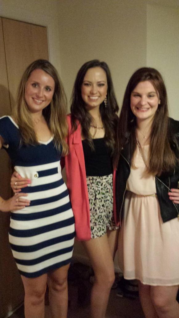 ForeverTrend's tweet photo. And the weekend has begun... hoooray!!! #girls #party http://t.co/9kMzwZTQ9d