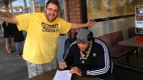 GrimsToyShow's tweet image. HE SIGNED THE CONTRACT!!! Grim vs @BrodusClay