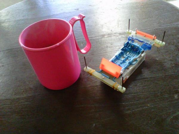 Kopi ABC susu + ragangan tamiya sudah cukup menghangatkan pagi ini :D