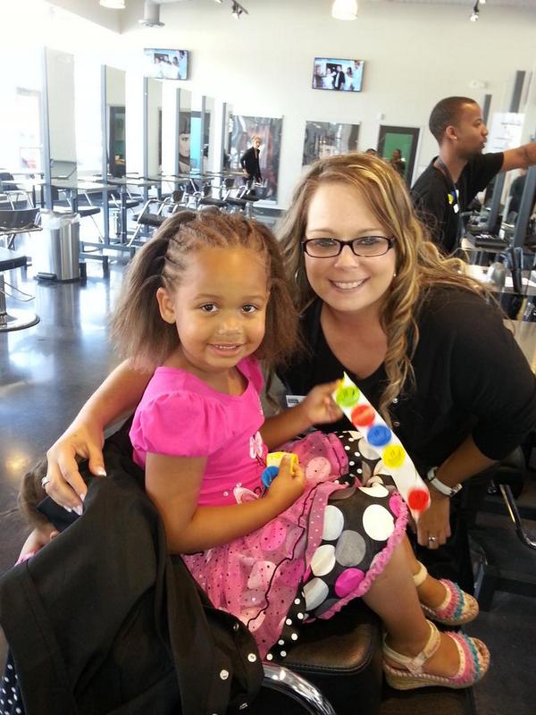 mimistyle7's tweet photo. Had this little cutie in my chair. She was adorable. ♡♡♡ http://t.co/T0TGAybJDD