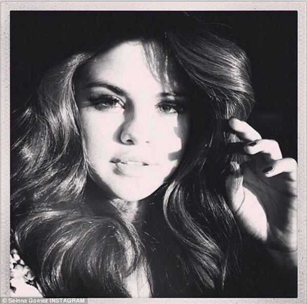 Selena  (@thisgirlrp) on Twitter photo 