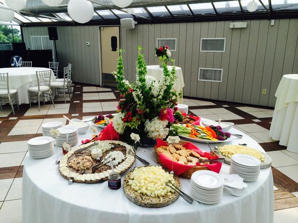 Farmingtongarde's tweet photo. Our standard cheese &amp; crudités table for every wedding http://t.co/hiiOLlcMqI