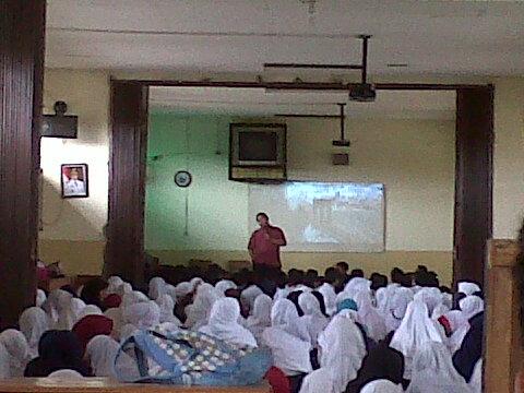 #sanlat5seru <a href="/Rohis5_JHS/">SMP5 Brotherhood</a> sesi motivasi ☀