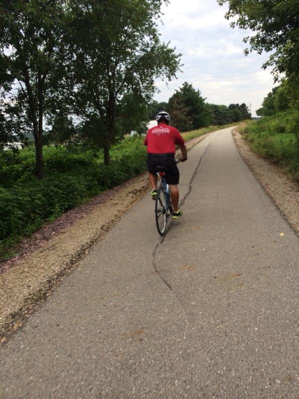 mamapfantz's tweet image. He looks like a cop! 😳 #buthe'sallmine #bikenight😜❤️