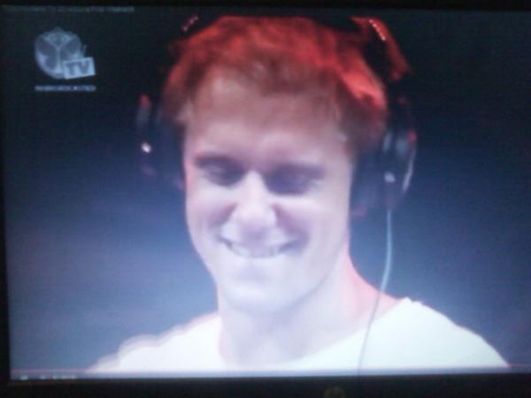 Chapa1095's tweet photo. This Is @tomorrowland En Directo #ArminVanBuuren http://t.co/YkTPX5Sibt