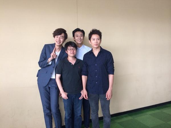 #좋은친구들 2주차 무대인사 시작! #지성 #주지훈 #이광수 그리고 이도윤 감독님까지! 훈훈한 네 남자의 무대인사 현장을 공개합니다 :D