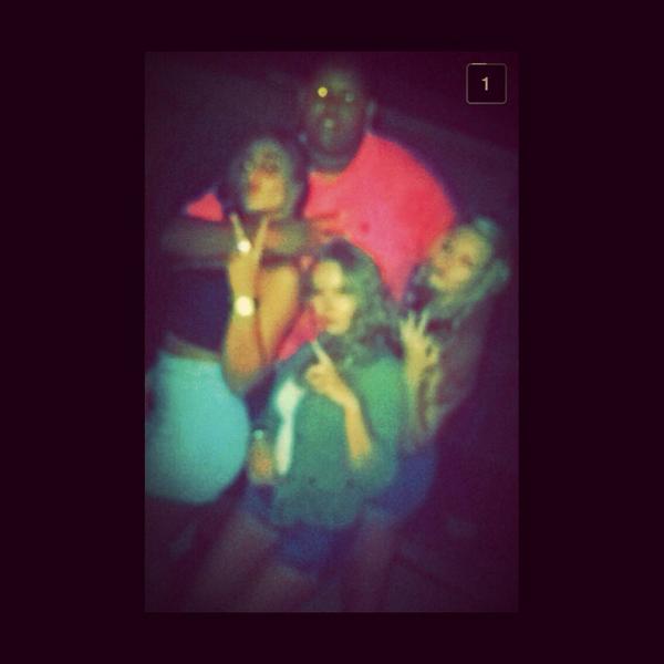 BigGbeats34's tweet image. Thugin' even wit the blurry pic  🙌 #Squd