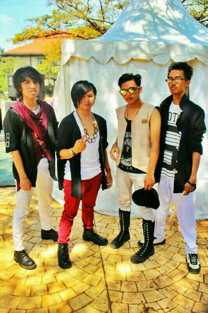 JRsIndonesia's tweet photo. Nanti Sore siapa yg hadir ke PDKT2014 ? Ada Exodia Band loh ;) #TakeThePower8ack http://t.co/ynwgs6wQhe