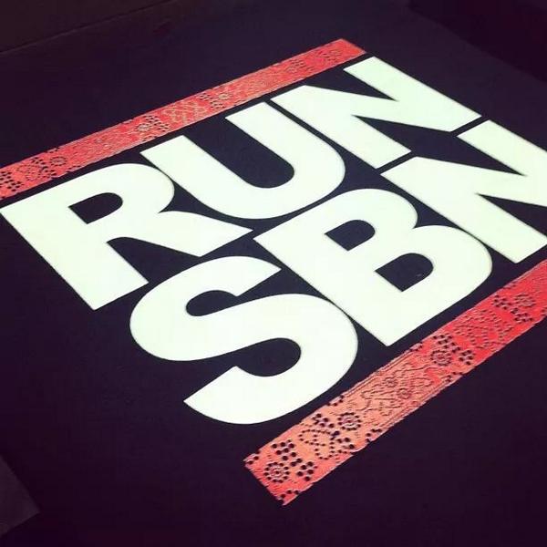 Hey guys.. Happy weekend, ok boleh dpt kan tee #runsbn at <a href="/KLClothingFest/">KLClothingFestival</a> cari booth <a href="/halvclothing/">Halv Clothing</a> slmat bpuasa jga.