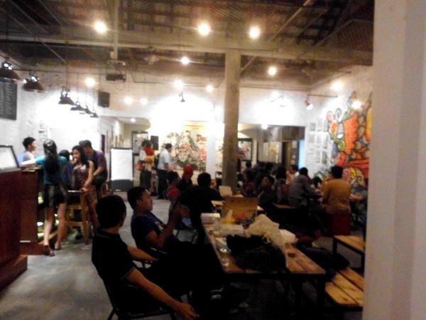 cafedejavu2012's tweet image. Daripada malam minggu kelabu, lebih baik diwarnai dan digambar di #doldolan Creative Market Malam ini. Ayo nongkrong!