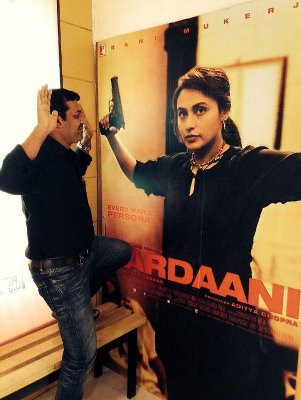 SatavVinod's tweet photo. Rani, be aware #LaiBhaari  running to packed houses #marathi cinema #BoxOfficeMovie http://t.co/qYlTsV5qcZ