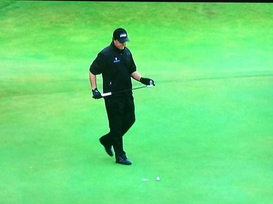 paddypower's tweet photo. Phil Mickleson just needs to hole this putt and then he can deliver that box of Milk Tray/kill someone. #TheOpen http://t.co/44SGSykK2R
