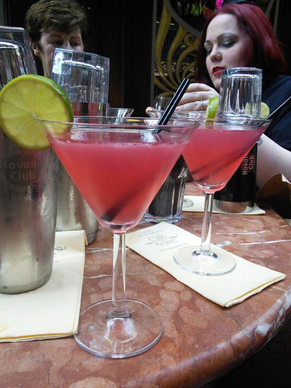 Styles1E's tweet photo. Cocktails #happyfridays http://t.co/fnmdu9zemv
