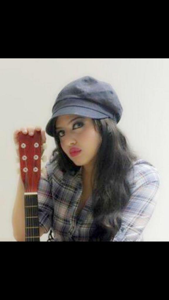 vip_man_vip's tweet photo. قحبه صغيره باول الطريق رتويت http://t.co/53v96NIQPL