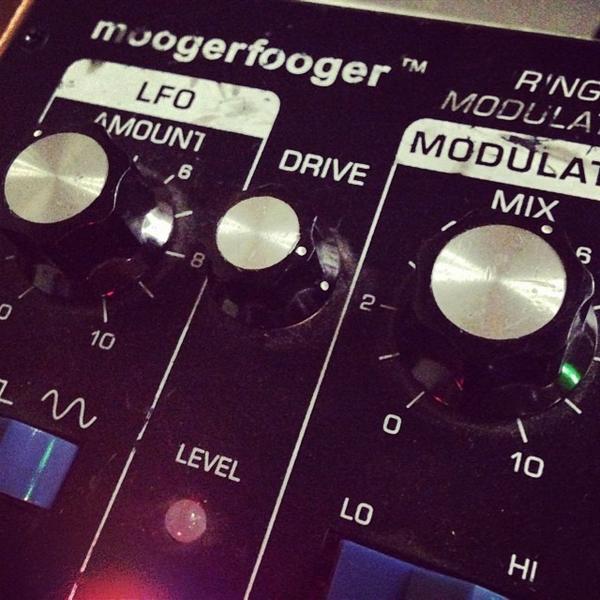 DiskTerror's tweet image. #MoogerFooger #RingModulation | #LFO #SineWave #GuitarPedal