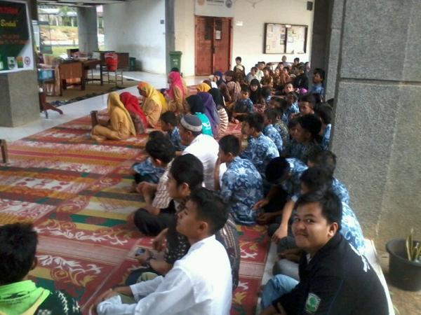 Mnghadiri buka puasa bersama anak yatim dan mapala sekota padang oleh <a href="/Paitua_MTU/">Paitua MTU</a>