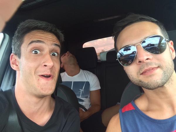 mikelpsa's tweet photo. Donde esta @hectorbalma?? Nos lo hemos olvidado en albufeira... Vaya abandono http://t.co/rCSuM3z5cT