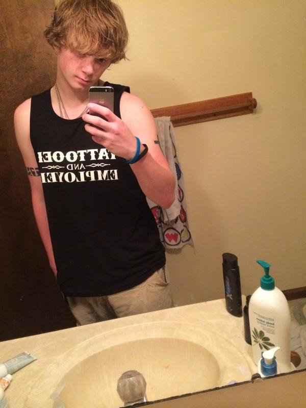 Subbz813's tweet image. #tattooedandemployed lmao