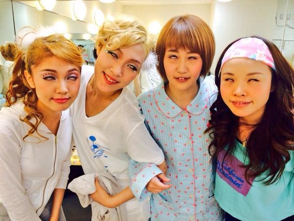 Suzan Auf Twitter 亜美菜に昨日 白目のやり方教えてあげたら 人生で初めて 白目にギリ 成功することができました チョー喜んでます 笑 おめでと あっ ちゃんと本人にtweet許可とってますからね 笑 Http T Co 5dptubanop