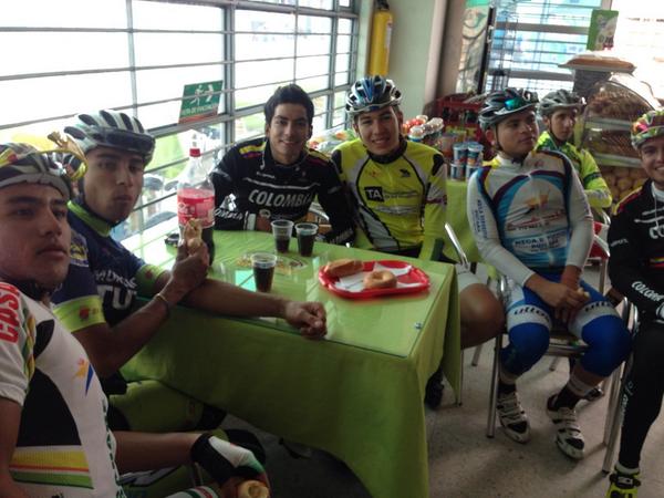 rincon_02's tweet photo. Disfrutando del #TDFESPN  desde Duitama ,Boyaca. @BiciGoga @danielpaez6991 @erickrincona @fonseca_felipe @Drincon193 http://t.co/6yJ1pSzRVr
