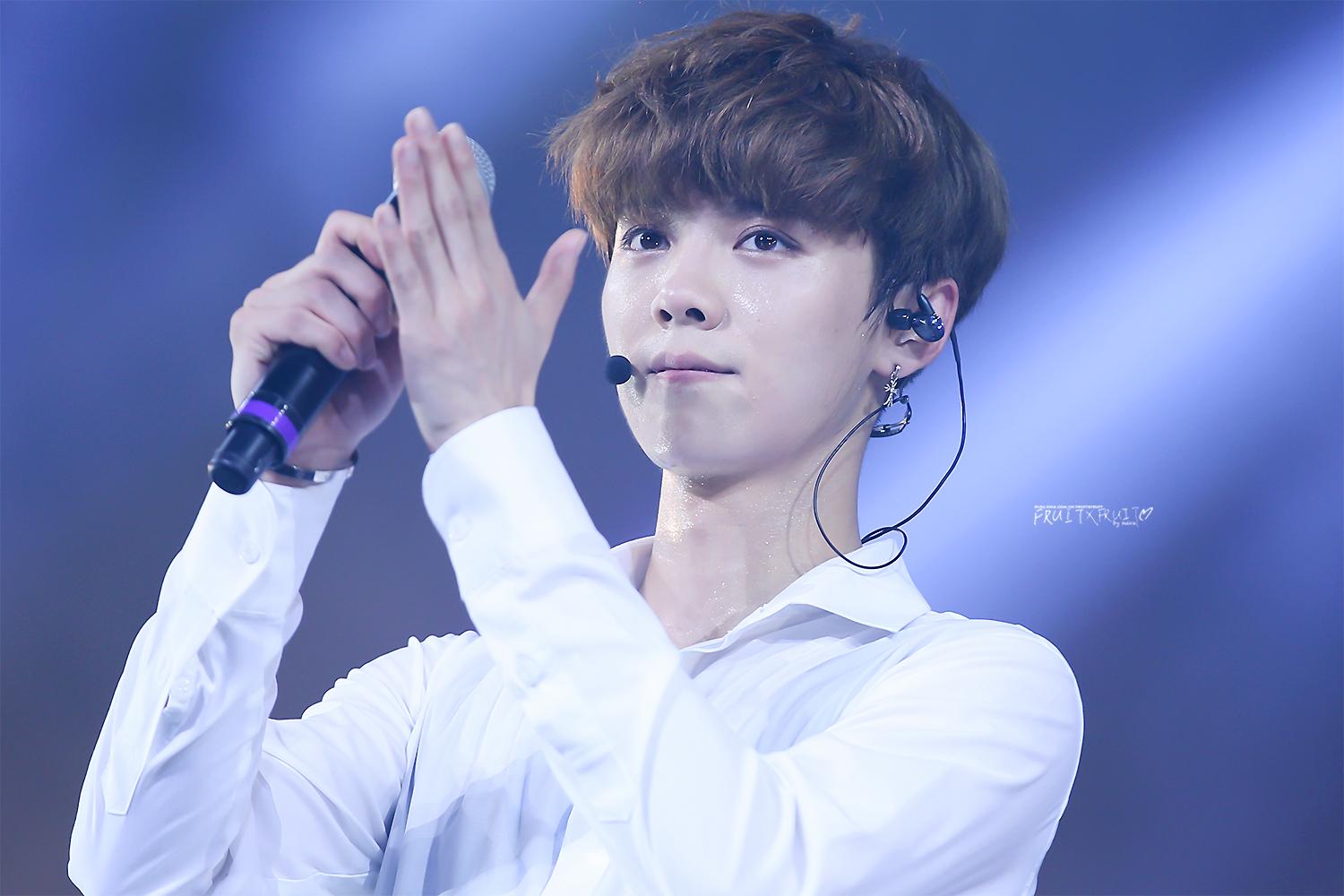 [FANTAKEN] 140718-19 EXO Concert "The Lost Planet" in Shanghai Day 1-2 [45P] Bs6becFCIAAzbfU