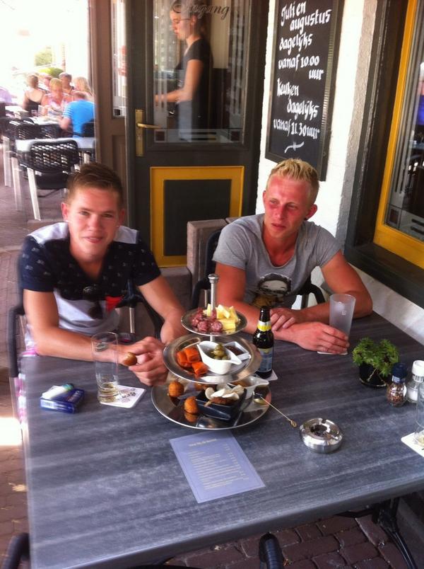 MarkusRozenveld's tweet image. Even met de jongens van maxgarden uit eten # gezellig op het terras bij het wapen van Norg . Lekker hoor