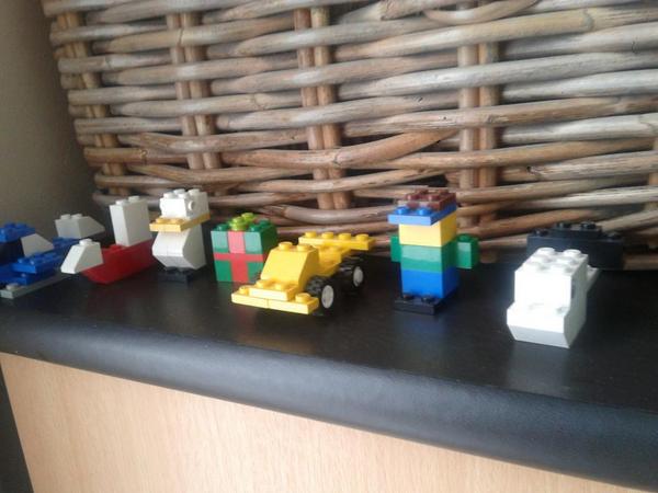 DimitriDewaele's tweet photo. Test - might be trending soon! Having fun with #BuildingExamples.com and #Lego - Watch my creation! http://t.co/9hECc4uJjh