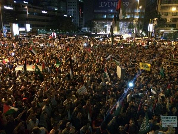 genchareket's tweet photo. İsrail konsolosluğu önündeyiz! Kahrolsun İsrail! http://t.co/1cEsrJ481x