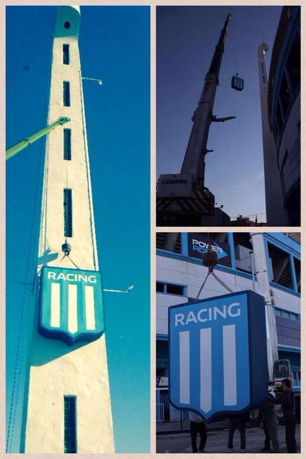 IdentidadRc's tweet photo. Así queda el escudo de Racing que fue colocado en el mástil esta mañana durante el amistoso. http://t.co/jKgkMk2vjP