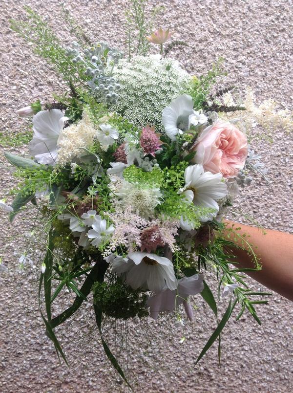 Louise Tomlinson tweet media